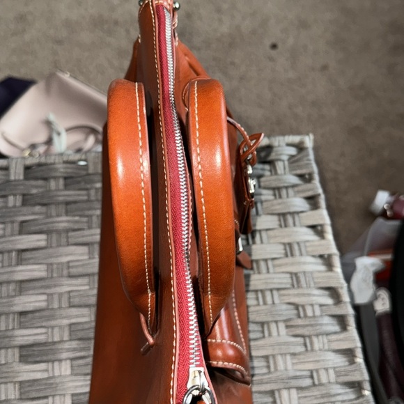 Dooney & Bourke - Picture 3 of 8